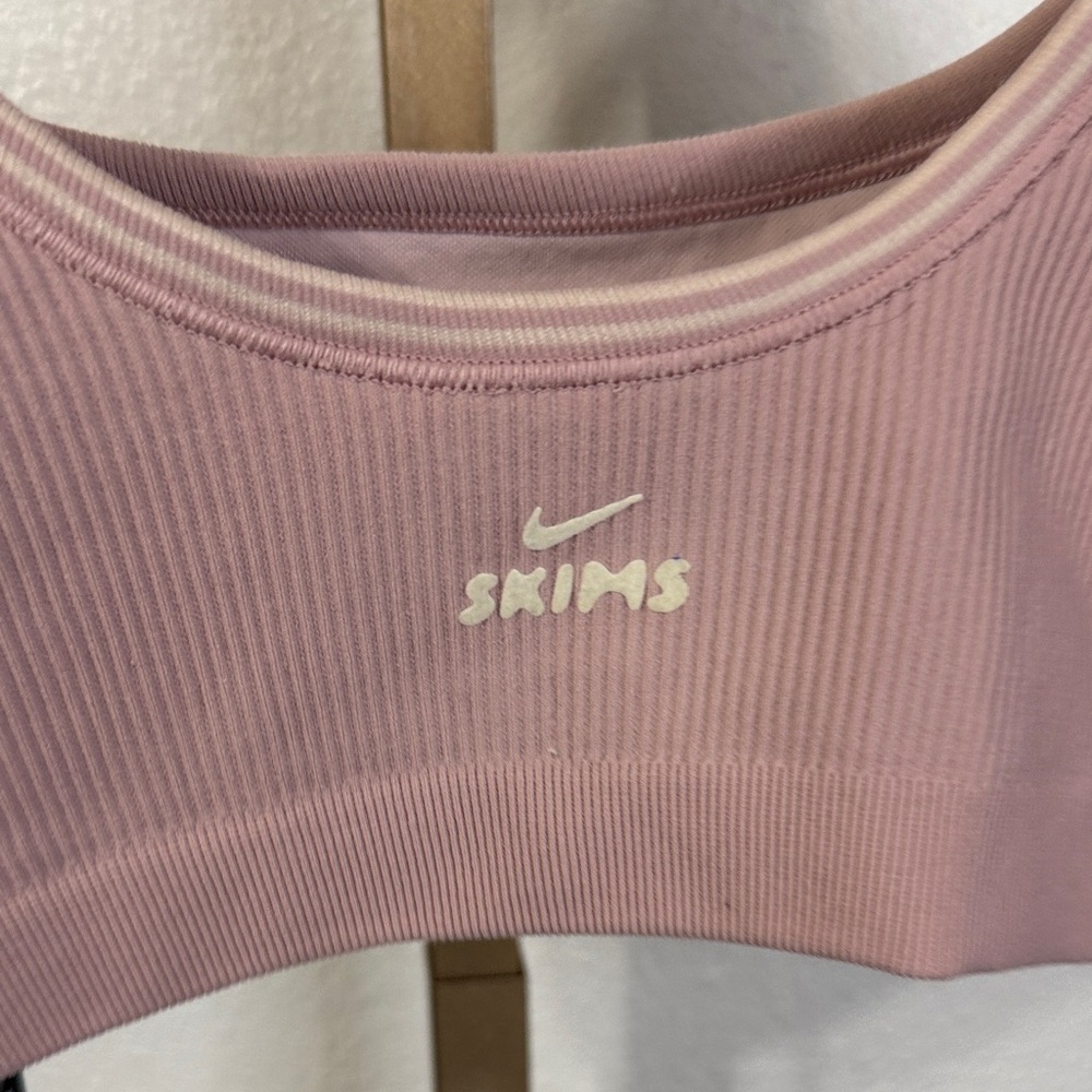 Skims x Nike- Ribbed seamless Pink micro scoop Sports Bra- XL - Picture 8 of 10
